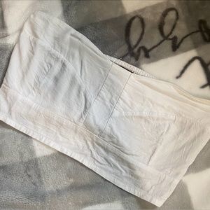 Valija White Strapless Crop Top